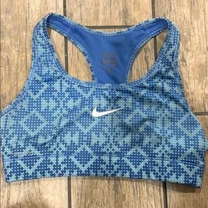 Nike sports bra- size small